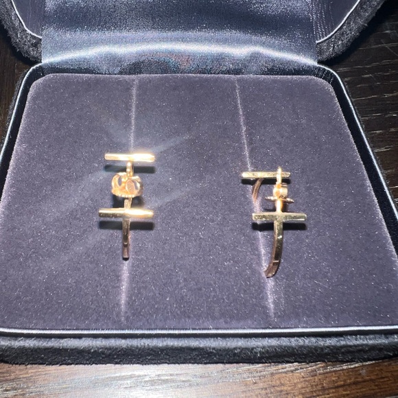 Tiffany T collection earrings - Picture 4 of 4